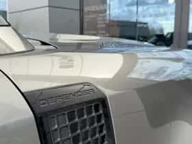 Land Rover Defender (2024) thumbnail 8