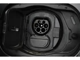 Land Rover Defender (2025) thumbnail 18