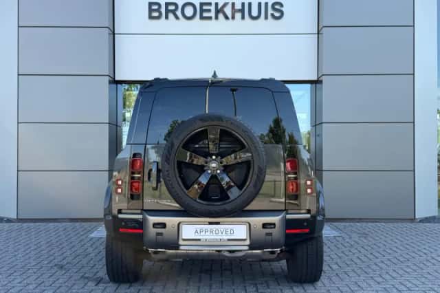 Land Rover Defender (2025) thumbnail 4