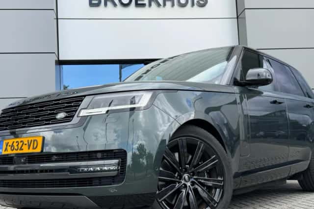 Land Rover Range Rover (2024) thumbnail 2