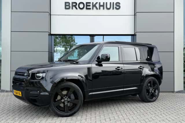 Land Rover Defender (2023) thumbnail 1