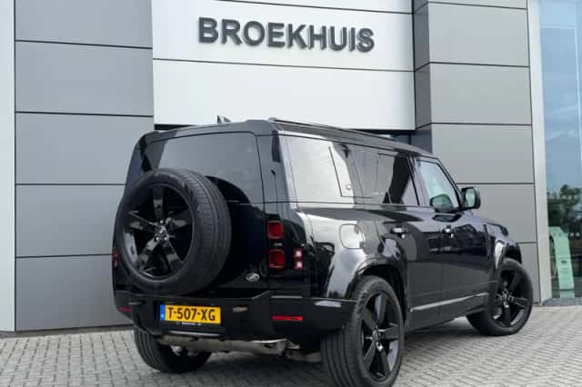 Land Rover Defender (2023) thumbnail 6