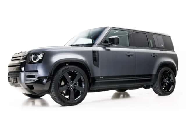 Land Rover Defender (2023) thumbnail 2