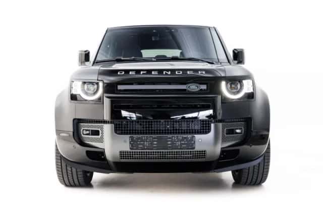 Land Rover Defender (2023) thumbnail 5
