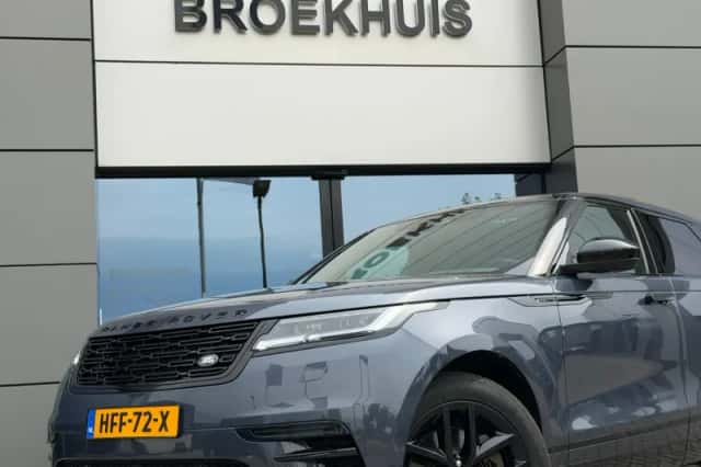 Land Rover Range Rover Velar (2025) thumbnail 2