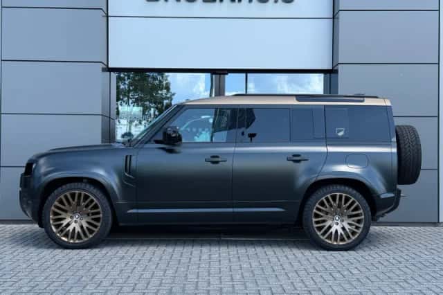 Land Rover Defender (2025) thumbnail 2