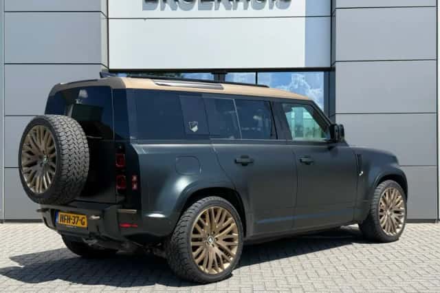 Land Rover Defender (2025) thumbnail 3