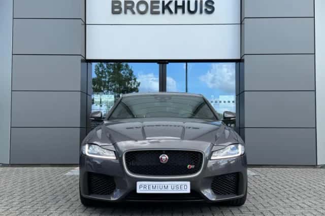 Jaguar XF (2015) thumbnail 3