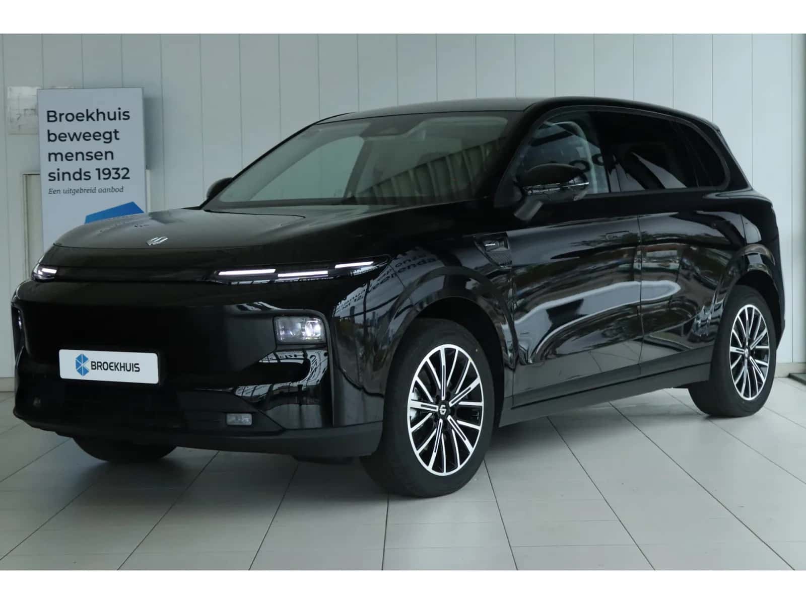 Leapmotor B10 (2026) — foto 1