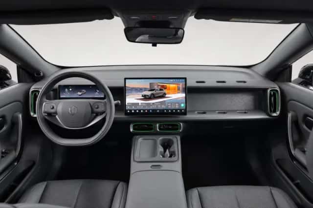 Leapmotor B05 (2026) thumbnail 3