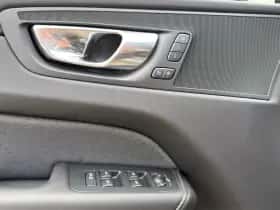 Volvo XC60 (2024) thumbnail 24