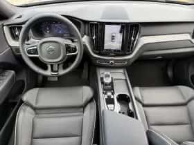 Volvo XC60 (2024) thumbnail 5