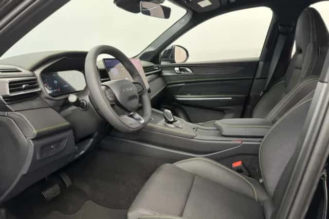 Lynk & Co 01 (2025) thumbnail 11