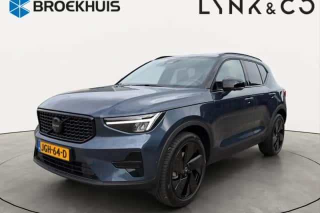 Volvo XC40 (2025) thumbnail 1