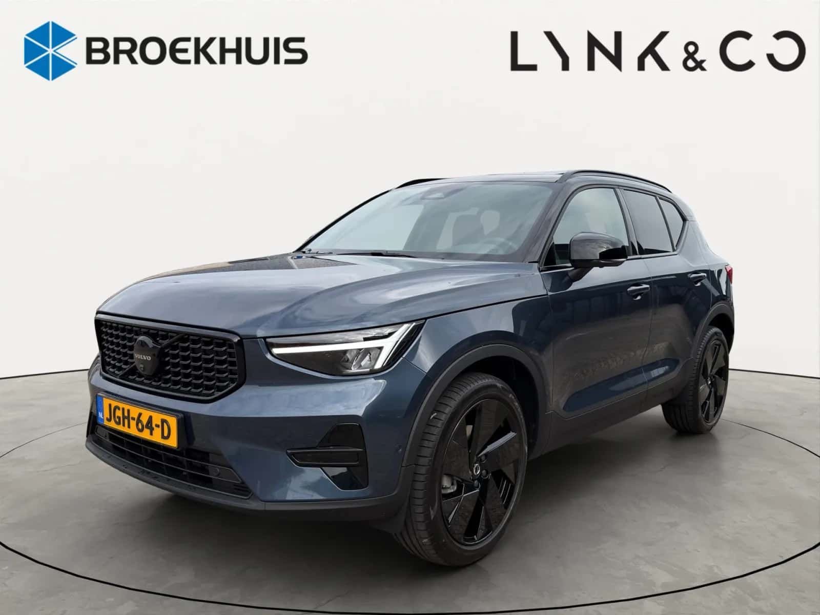 Volvo XC40 (2025) — foto 1