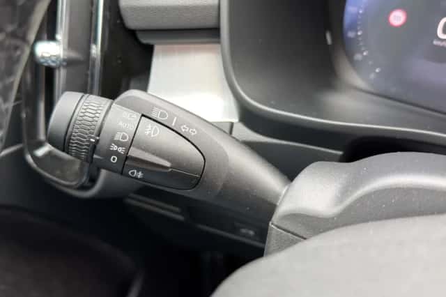 Volvo XC40 (2025) thumbnail 18
