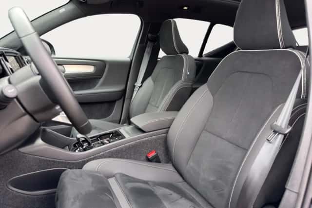 Volvo XC40 (2025) thumbnail 6