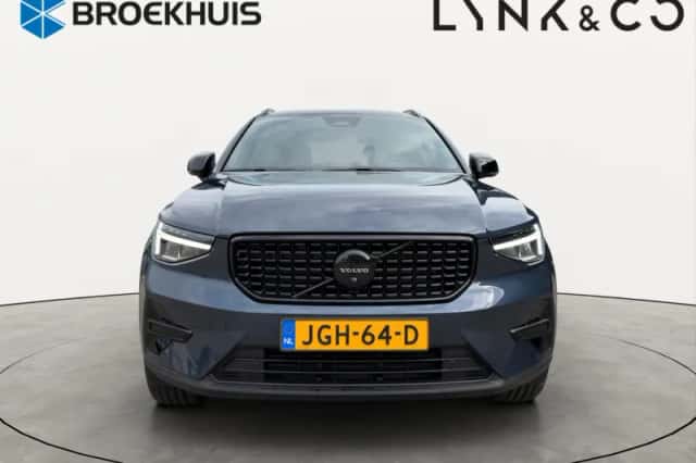 Volvo XC40 (2025) thumbnail 7