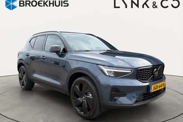 Volvo XC40 (2025) thumbnail 8
