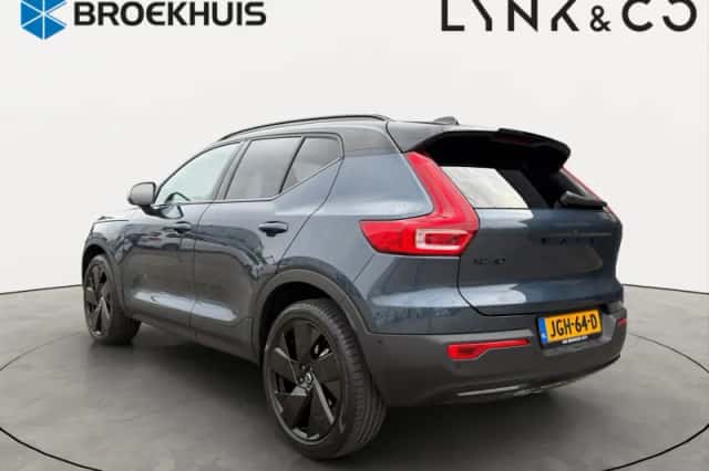 Volvo XC40 (2025) thumbnail 9
