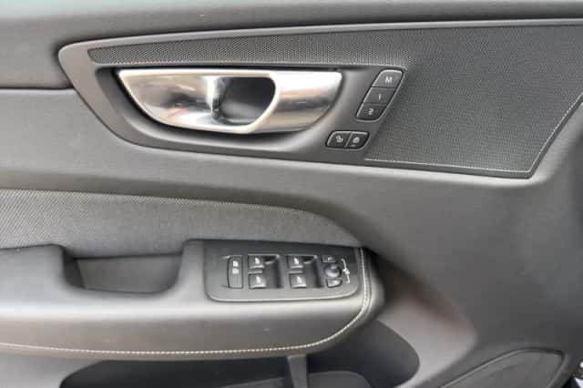 Volvo XC60 (2025) thumbnail 22