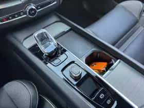 Volvo XC60 (2024) thumbnail 32
