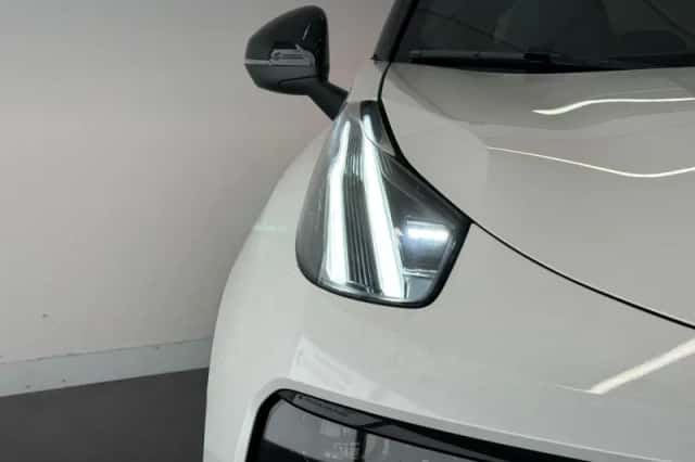 Lynk & Co 01 (2026) thumbnail 5