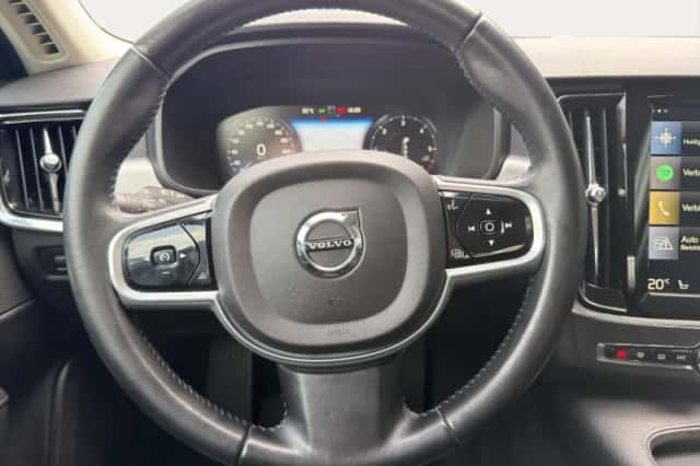 Volvo S90 (2017) thumbnail 15