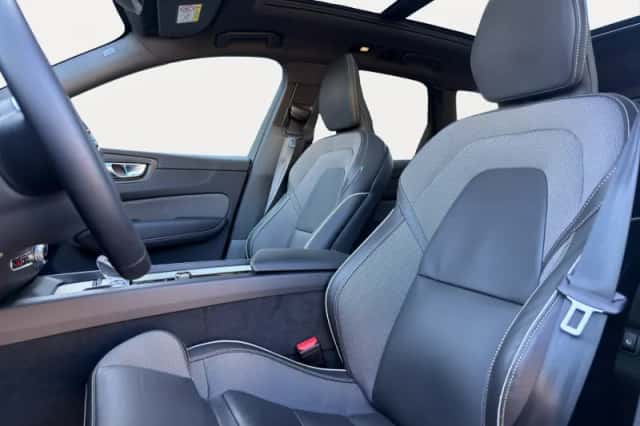 Volvo XC60 (2025) thumbnail 25