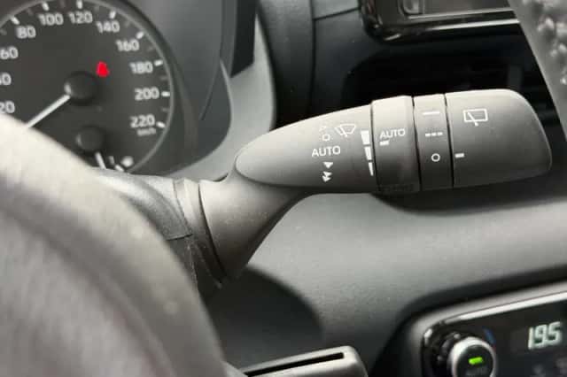 Mazda 2 Hybrid (2024) thumbnail 11