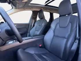Volvo XC60 (2023) thumbnail 8