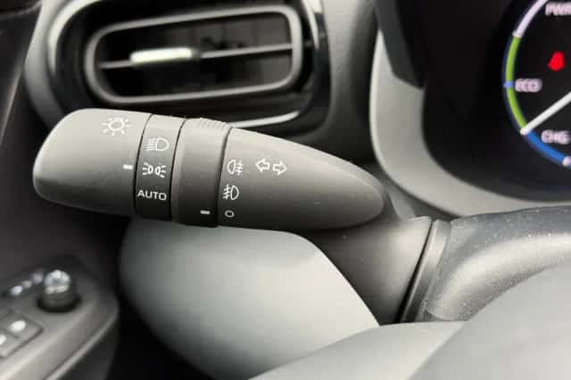 Toyota Yaris Cross (2024) thumbnail 39