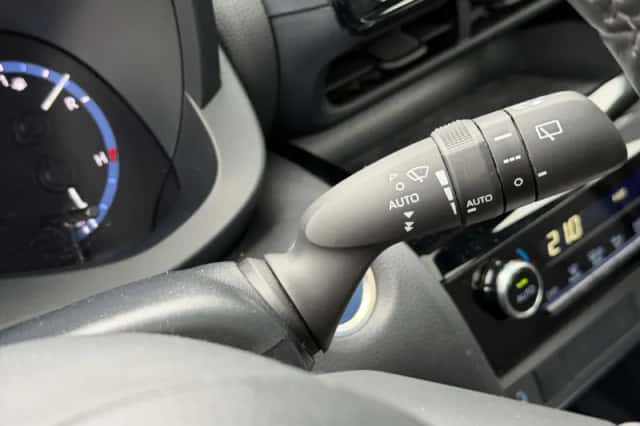 Toyota Yaris Cross (2024) thumbnail 8