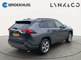 Toyota RAV4 (2022) thumbnail 2