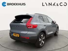 Volvo XC40 (2023) thumbnail 2