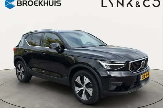 Volvo XC40 (2022) thumbnail 2