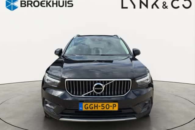 Volvo XC40 (2021) thumbnail 4