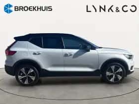 Volvo XC40 (2022) thumbnail 3
