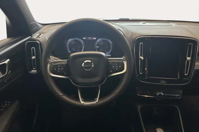 Volvo XC40 (2022) thumbnail 4