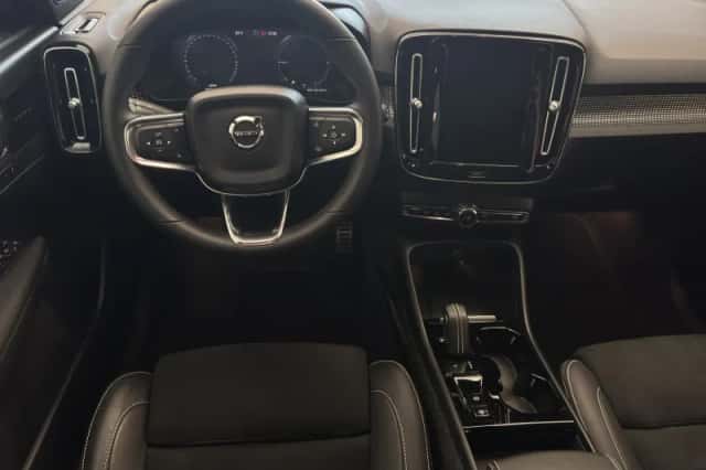 Volvo XC40 (2022) thumbnail 5