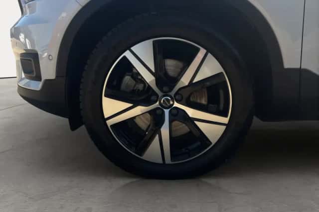 Volvo XC40 (2022) thumbnail 7