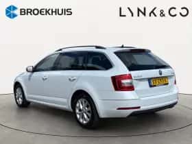 Škoda Octavia (2019) thumbnail 4