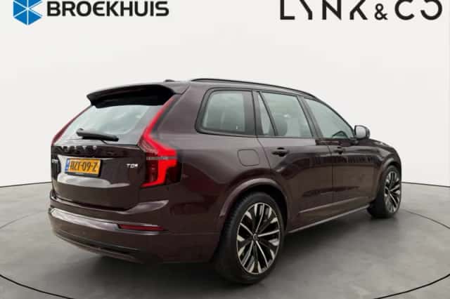 Volvo XC90 (2025) thumbnail 2