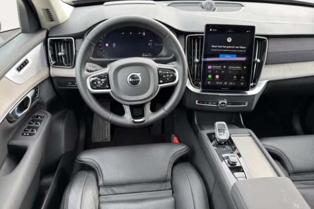 Volvo XC90 (2025) thumbnail 4