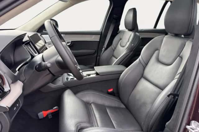 Volvo XC90 (2025) thumbnail 6