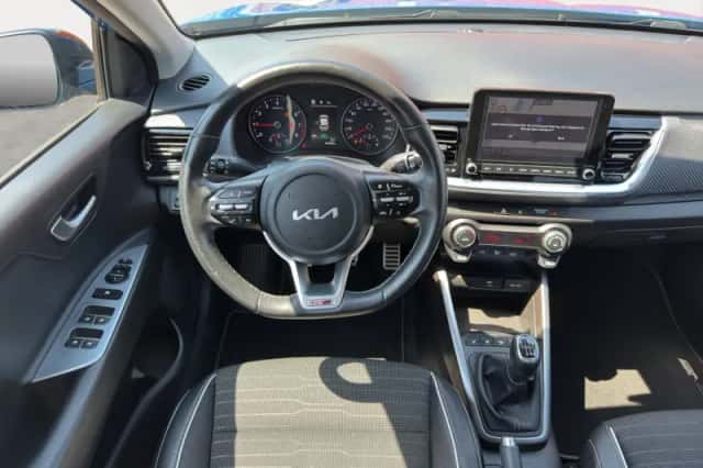 Kia Stonic (2022) thumbnail 4