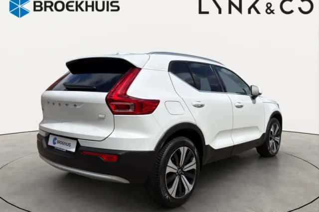 Volvo XC40 (2022) thumbnail 2