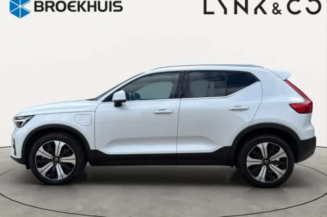 Volvo XC40 (2022) thumbnail 3