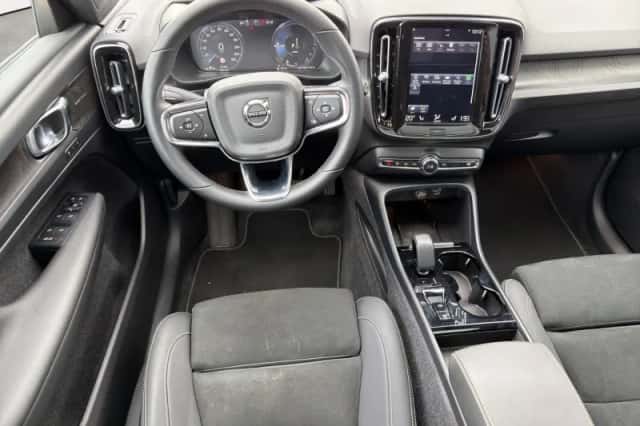 Volvo XC40 (2022) thumbnail 4