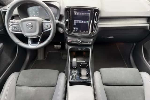 Volvo XC40 (2022) thumbnail 5